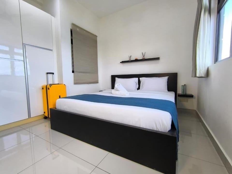 Mm Couple Cozy Comfort King Bed Netflix By STAY Apartment in Johor