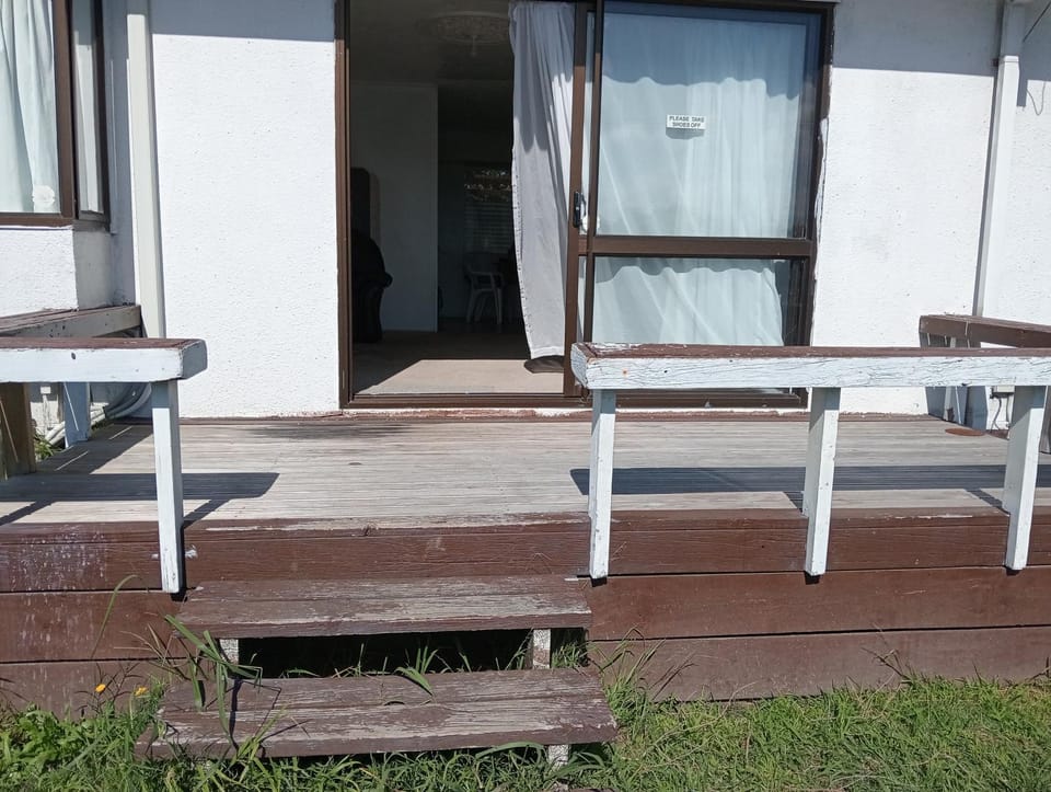 Papamoa budget accomodation's Vacation rental in Bay Of Plenty