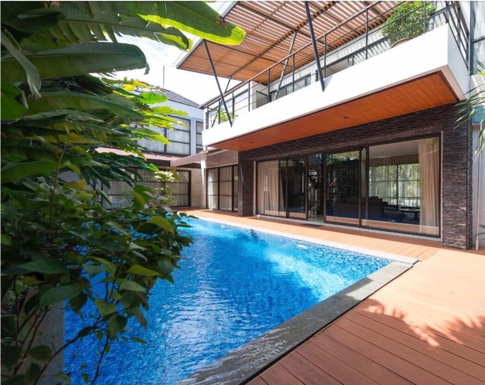 Green Minimalist House in Jakarta