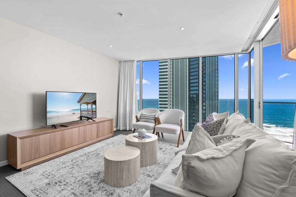 Sky-High Ocean Views 5 Star Resort Facilities Apartment in Surfers Paradise Boulevard