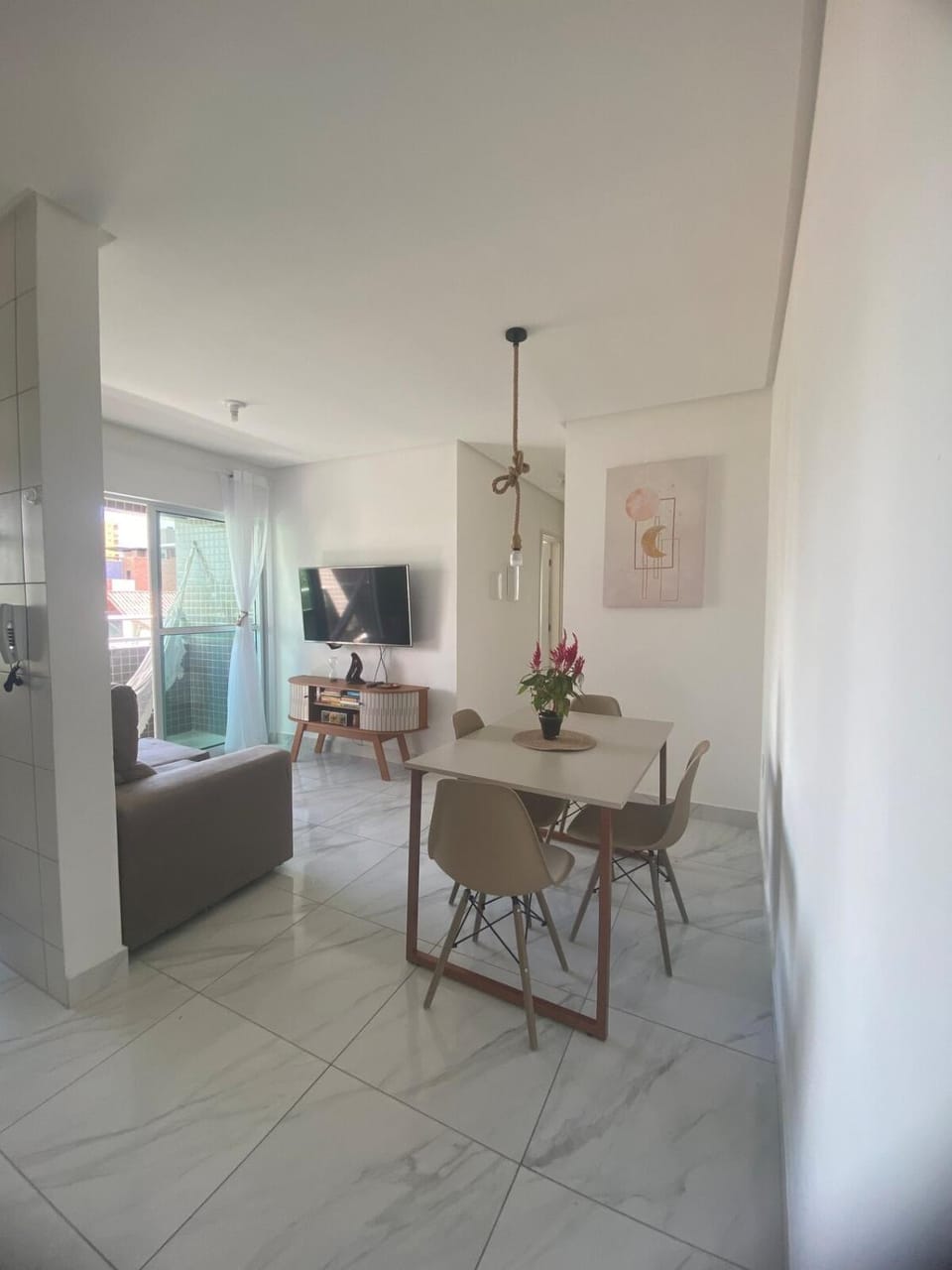 TV and multimedia, Living room, Seating area, Dining area