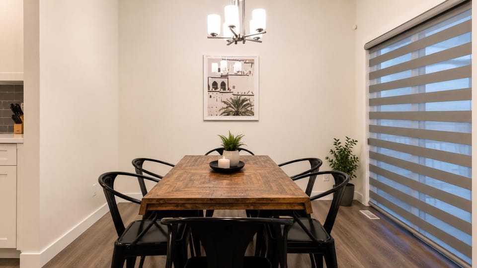 Seating area, Dining area
