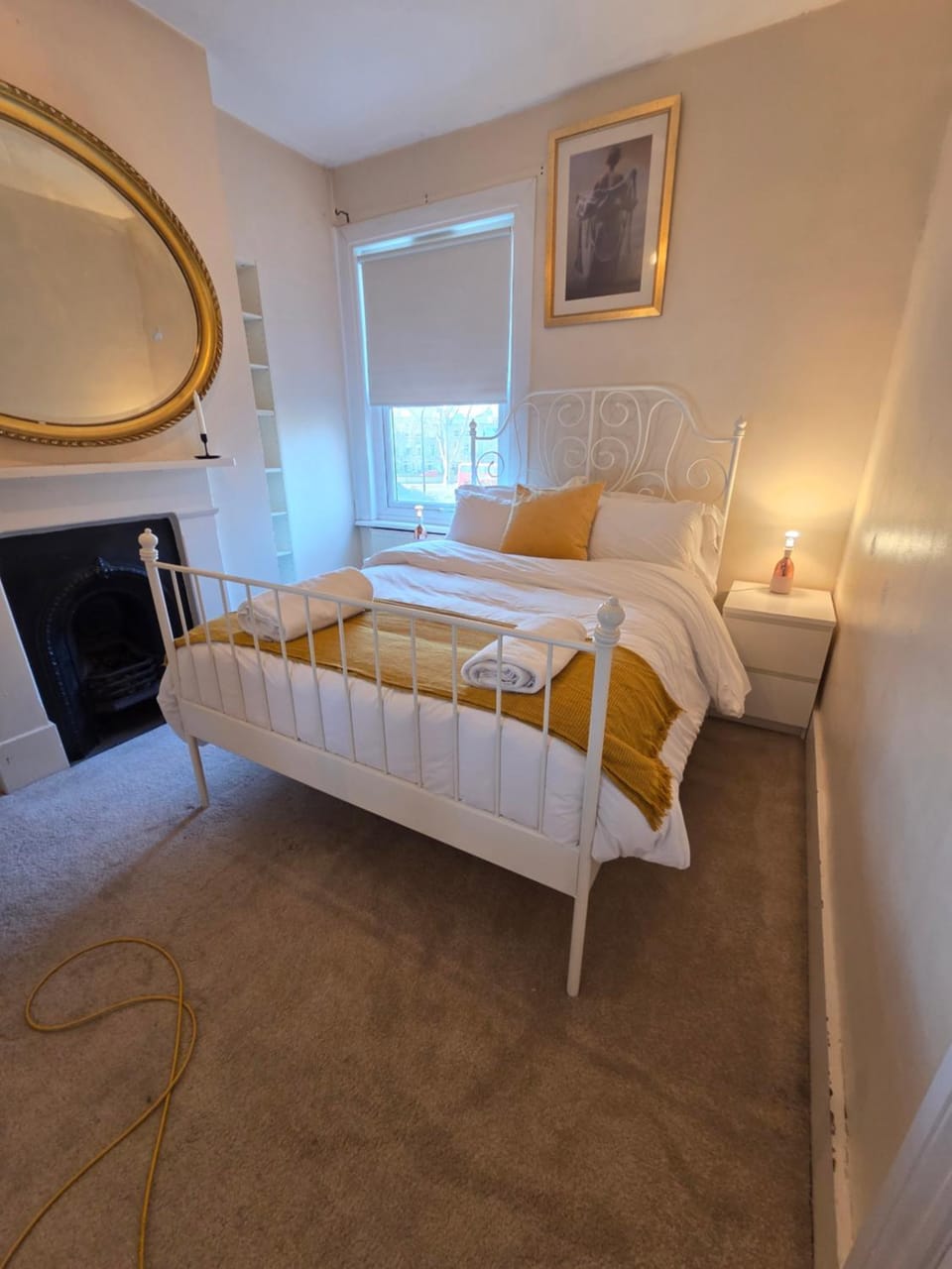 HARU RESIDENCE, Close to Tower Bridge, 6 bed House can sleep up to 16 peo House in London Borough of Southwark