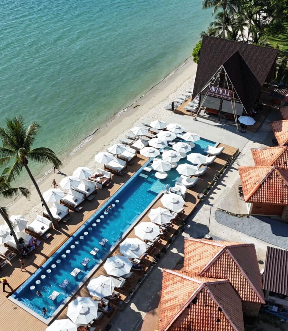 Miracle Beach Club Resort With Luxury Sunbeds include Free credit for redeemable food & drinks Apartment in Ko Chang