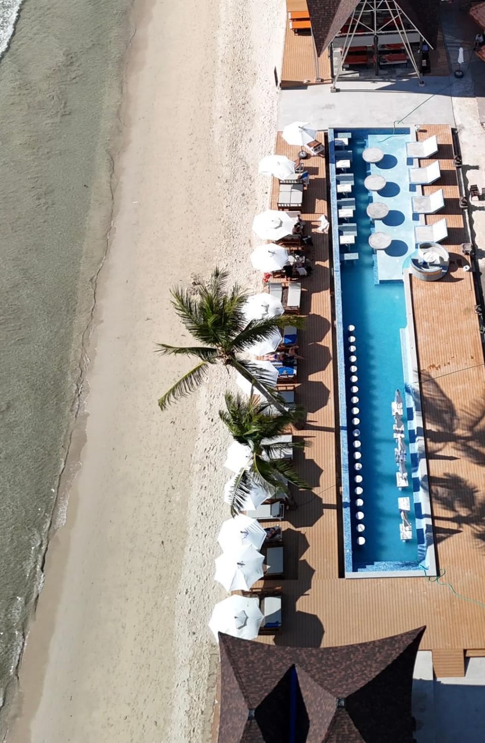 Miracle Beach Club Resort With Luxury Sunbeds include Free credit for redeemable food & drinks Apartment in Ko Chang