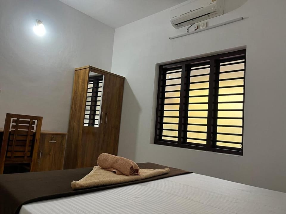 Bed, Bedroom, wardrobe, air conditioner