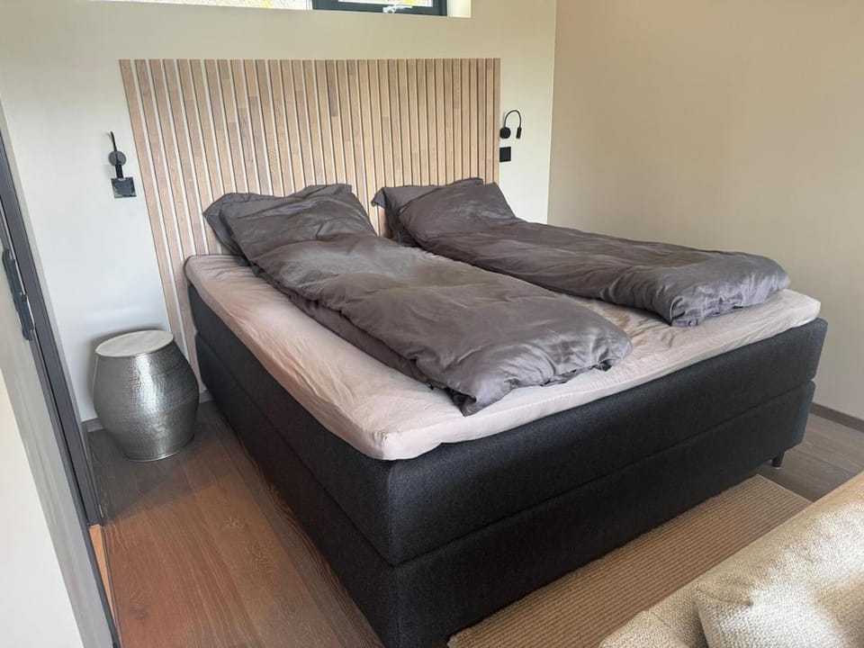 New & modern guest house 70 metres from the fjord House in Viken, Norway