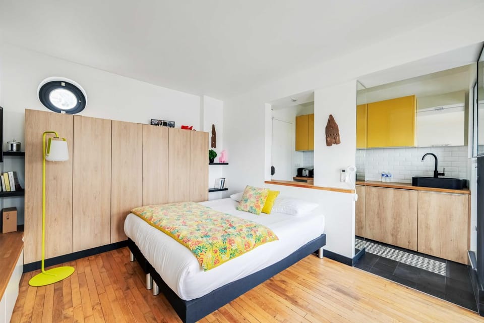 Bedroom, wardrobe