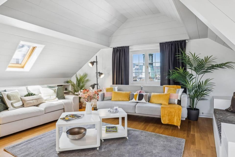 Living room, Seating area