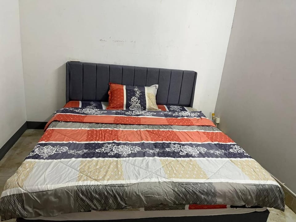 Frog Guesthouse Bed and Breakfast in Phnom Penh Province