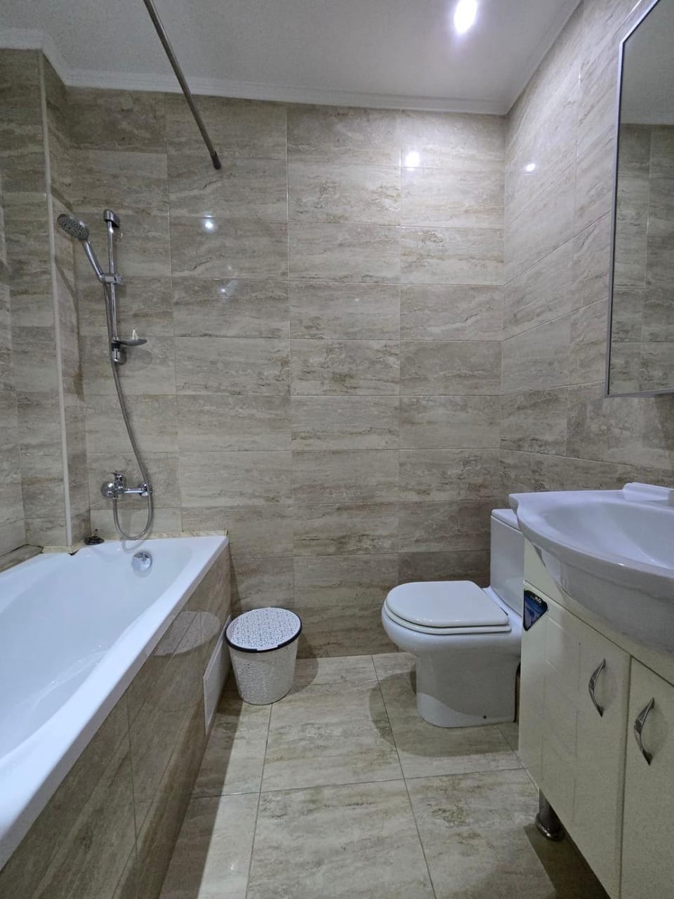 Комфортная квартира на Тестемицану Apartment in Chișinău