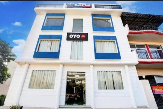 RROOMS Eco Hotel Blue Stone- Near Singapore Mall And Max Hospital Hotel in Lucknow