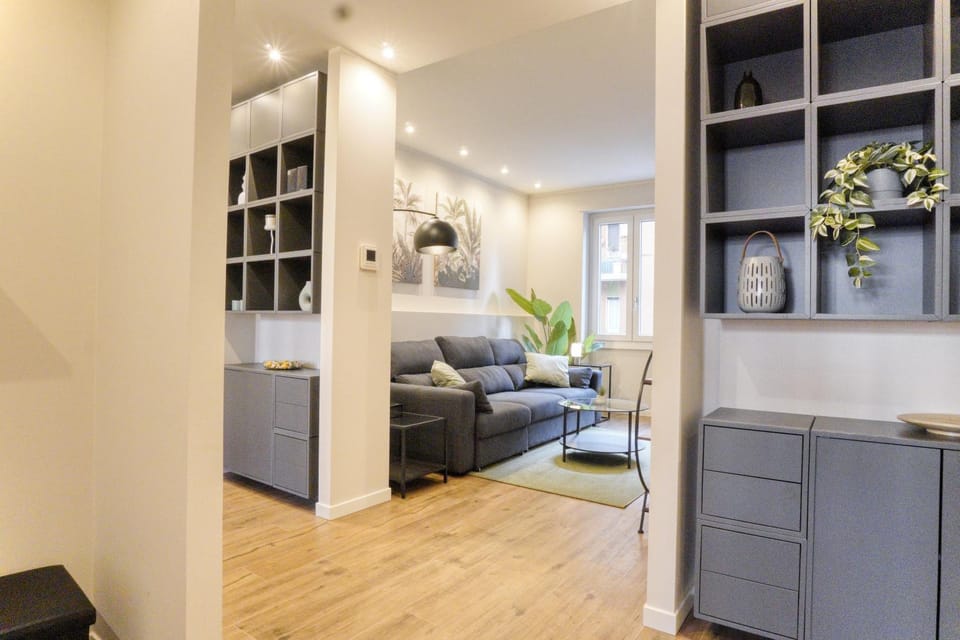 Darsena Contemporary Home - Spacious 2BR a few Steps from Centre Apartment in Milan