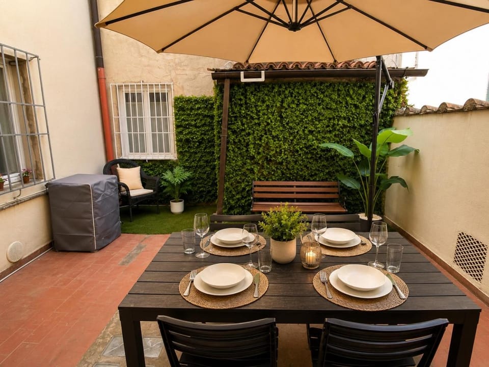 Patio, Dining area