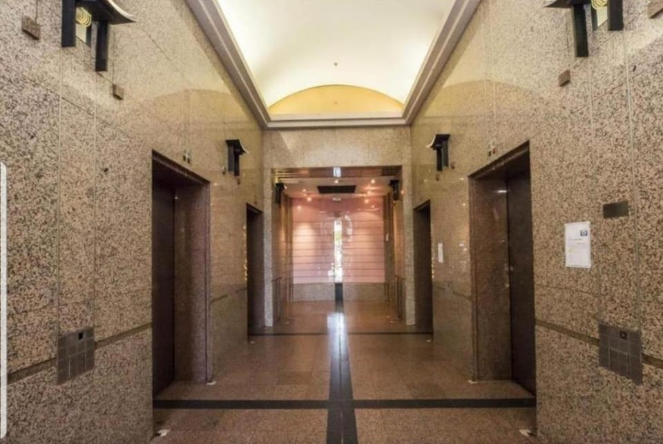 Property building, Facade/entrance, acessibility
