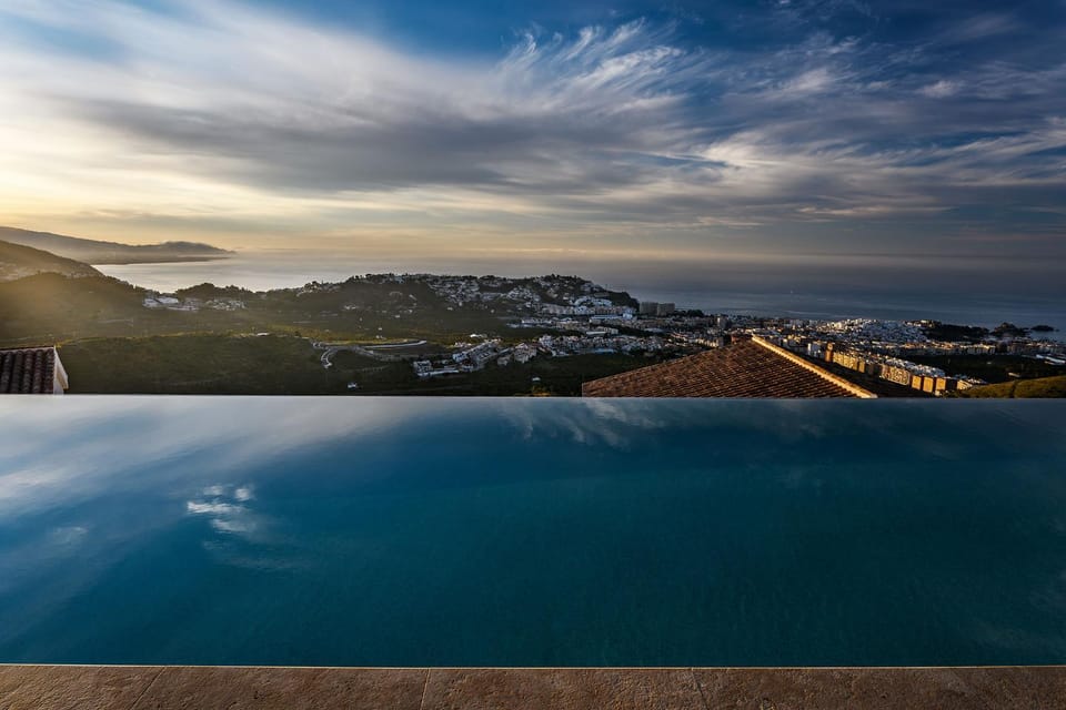 Pool view, Sea view, Swimming pool