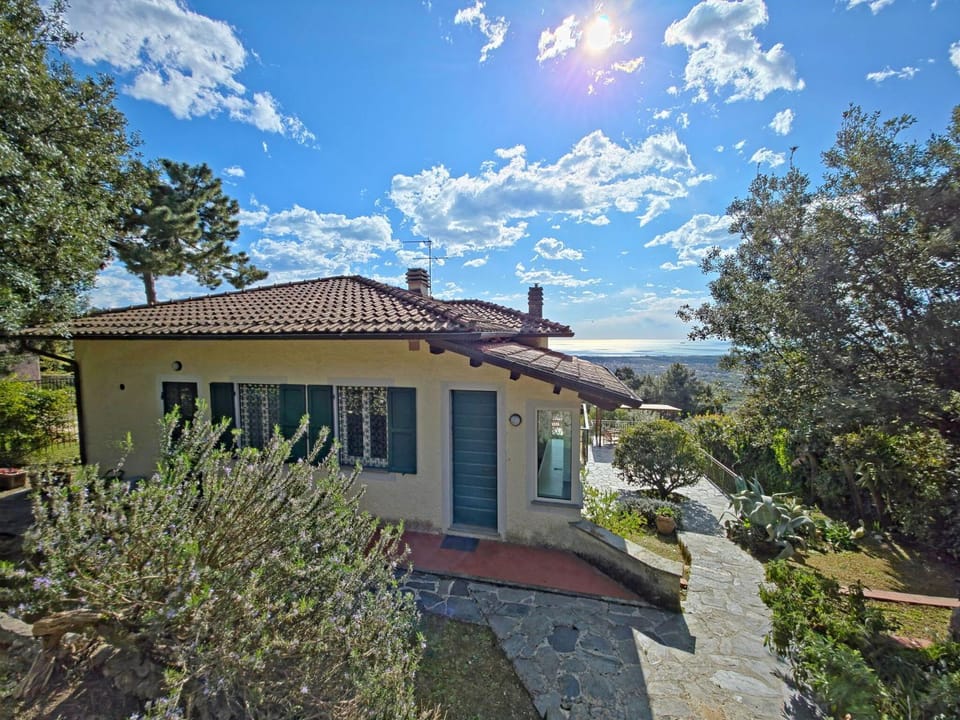 Property building, On site