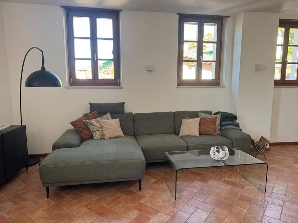 Apartment Terrazza Panoramica, spacious in center Apartment in Salo