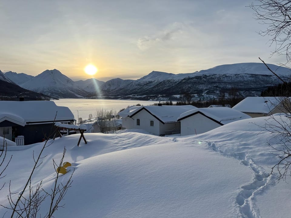 Newly Renovated Fjord View Retreat 20 Min from Tromsø Apartment in Troms Og Finnmark