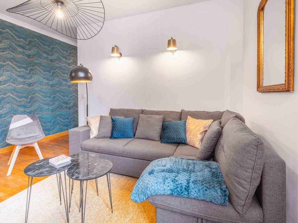 Living room, internet, internet