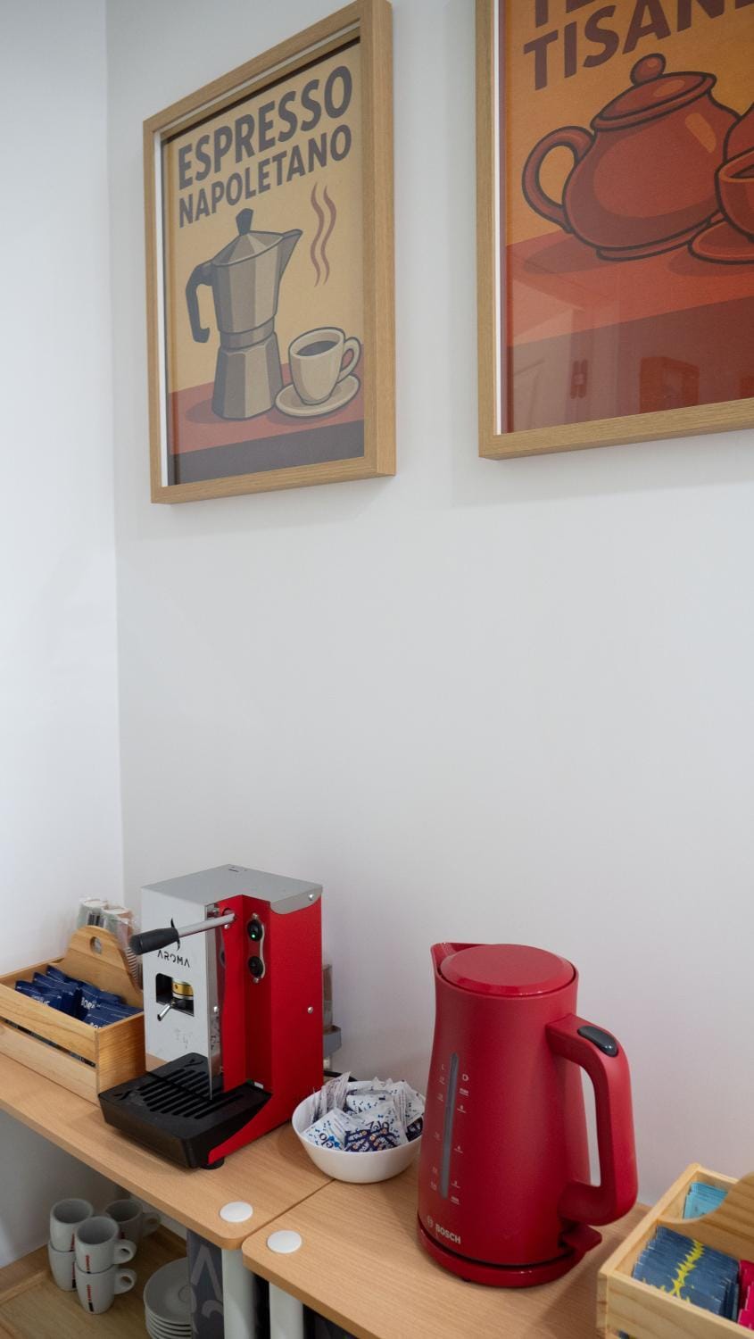 Coffee/tea facilities, Breakfast, Internal: Not applicable to any particular room