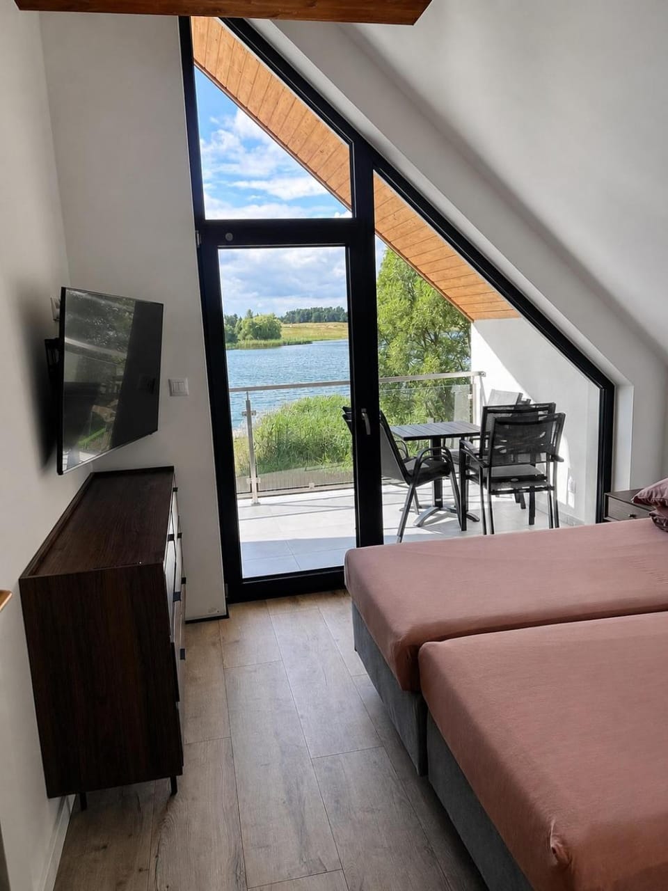 Nad Samą Wodą Villa Luksusowy dom nad Jeziorem z prywatnym pomostem i jacuzzi Villa in Poland