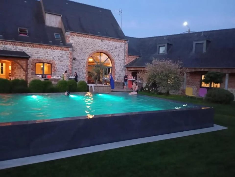 loft piscine a debordement jacuzzi sauna Villa in Hauts-de-France