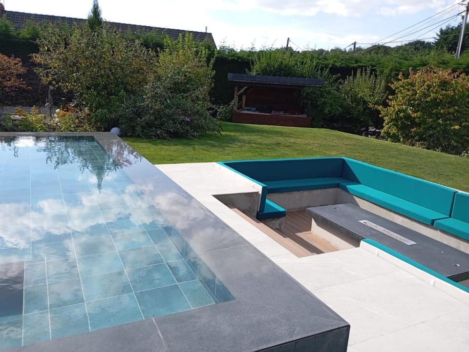 loft piscine a debordement jacuzzi sauna Villa in Hauts-de-France