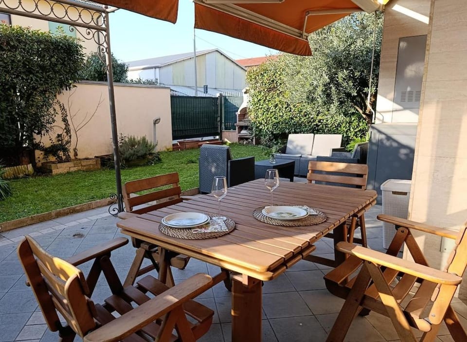 Garden, Dining area