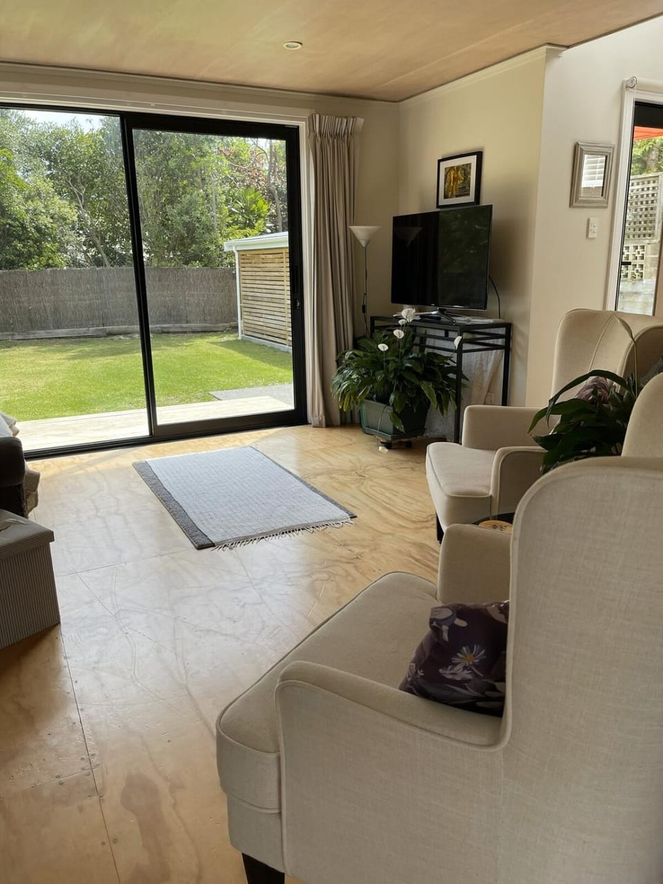 Communal lounge/ TV room