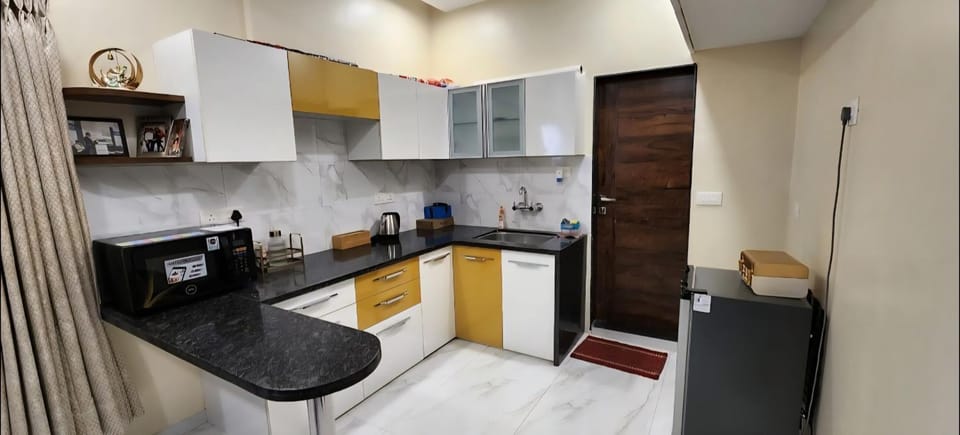 Classy 1 BHK Studio with Terrace in Aundh Apartment in Pune