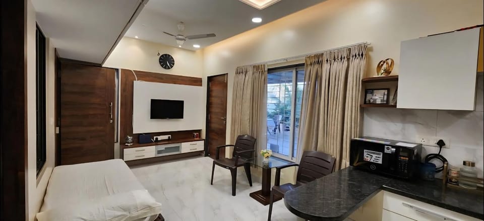 Classy 1 BHK Studio with Terrace in Aundh Apartment in Pune