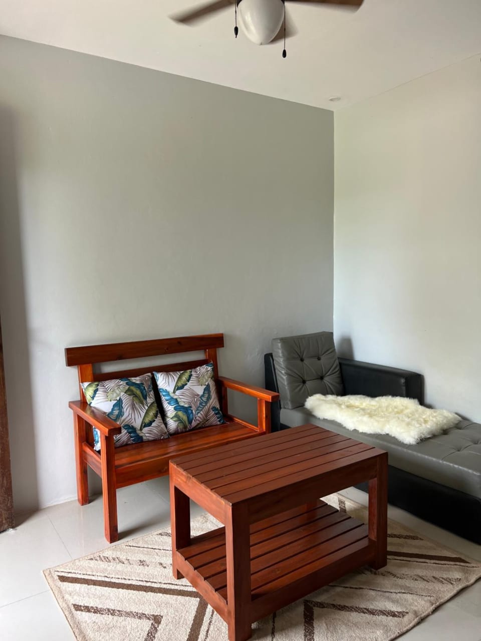 Summers Lounge Palawan Bed and Breakfast in Puerto Princesa