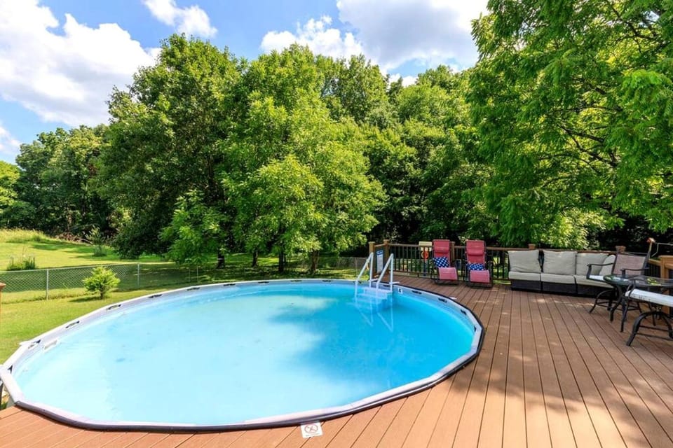 Peaceful Historic Villa with Hot Tub & Pool near Downtown Nashville, Tennessee Villa in Nashville