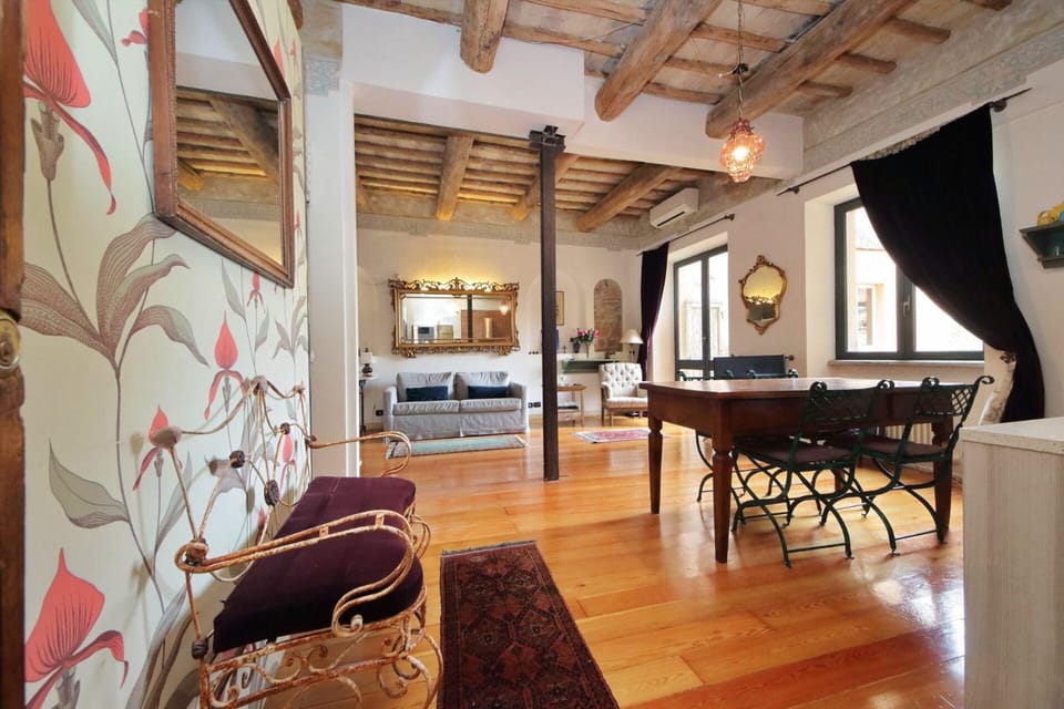 Lovely Trastevere Loft Apartment in Rome