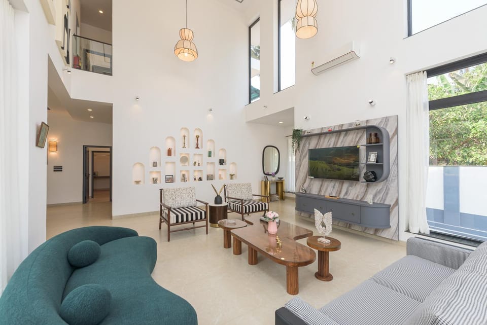Living room, Seating area, air conditioner