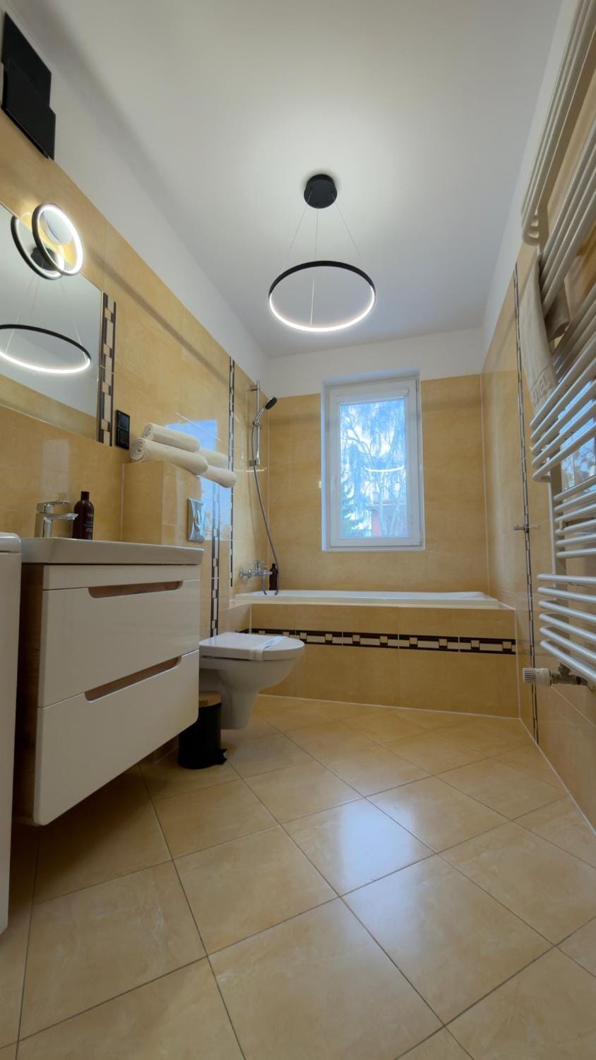 Bathroom, Bath