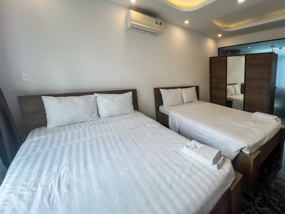 Bed, air conditioner