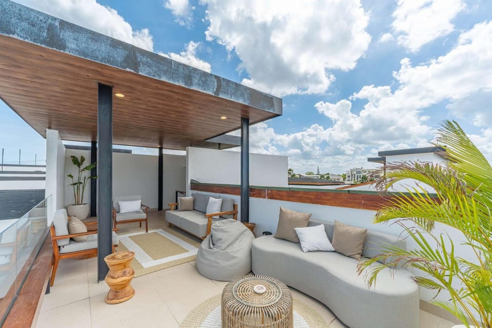 Brand New Villa Sirena Luxury 4BR - Private Pool and Rooftop in Berawa, Canggu Villa in North Kuta
