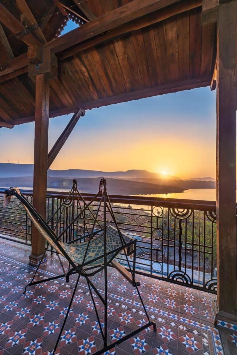 Day, Natural landscape, View (from property/room), Balcony/Terrace, Lake view, Mountain view