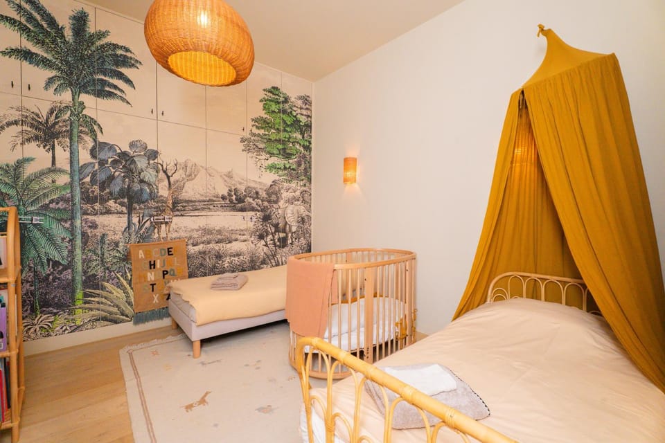 Bed, Photo of the whole room