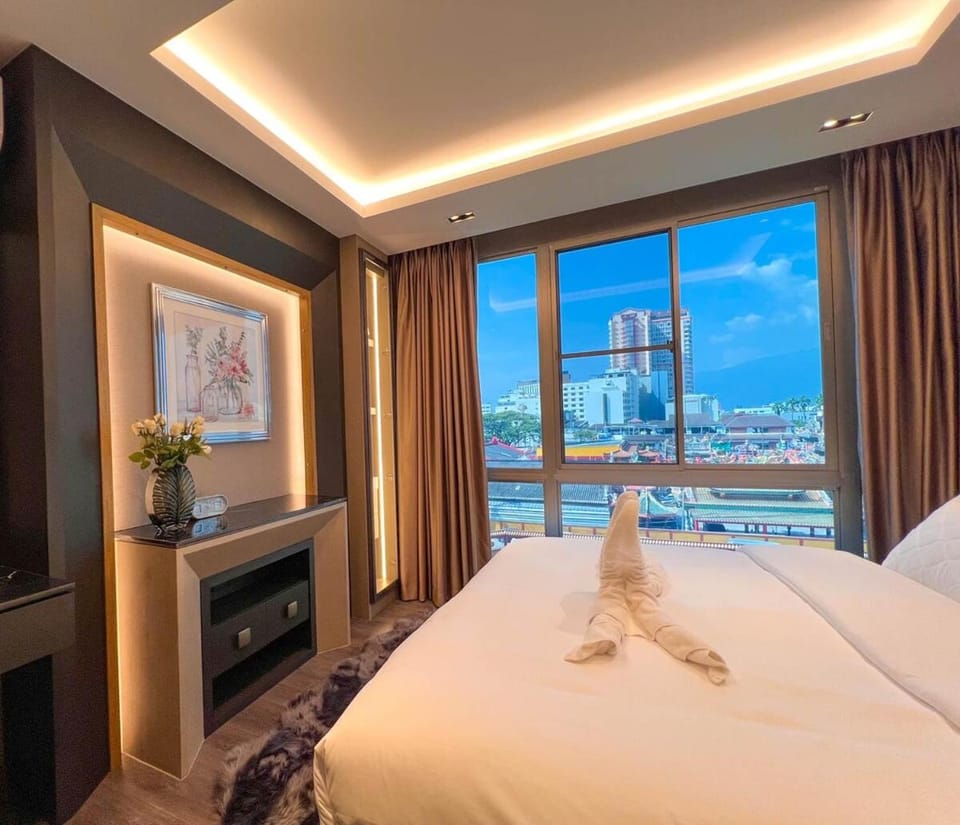 1 BR Brand New Modern Luxury Condo Apartment in Chiang Mai