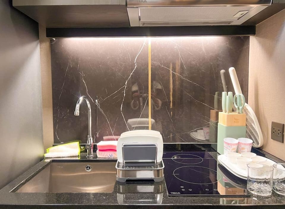 1 BR Brand New Modern Luxury Condo Apartment in Chiang Mai