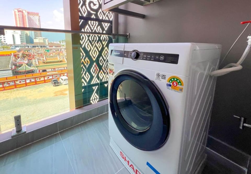 1 BR Brand New Modern Luxury Condo Apartment in Chiang Mai