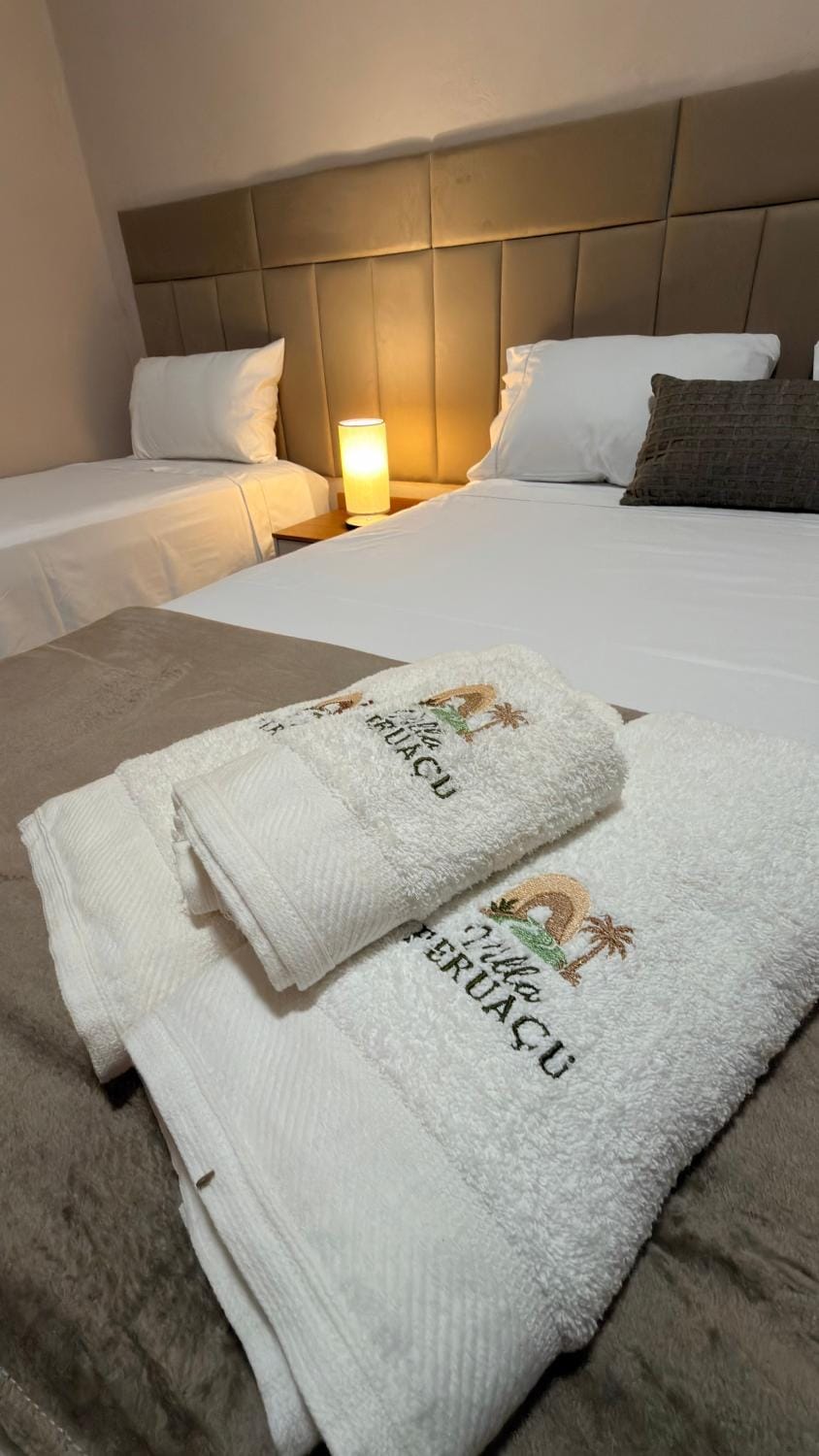 Bed, Photo of the whole room, towels