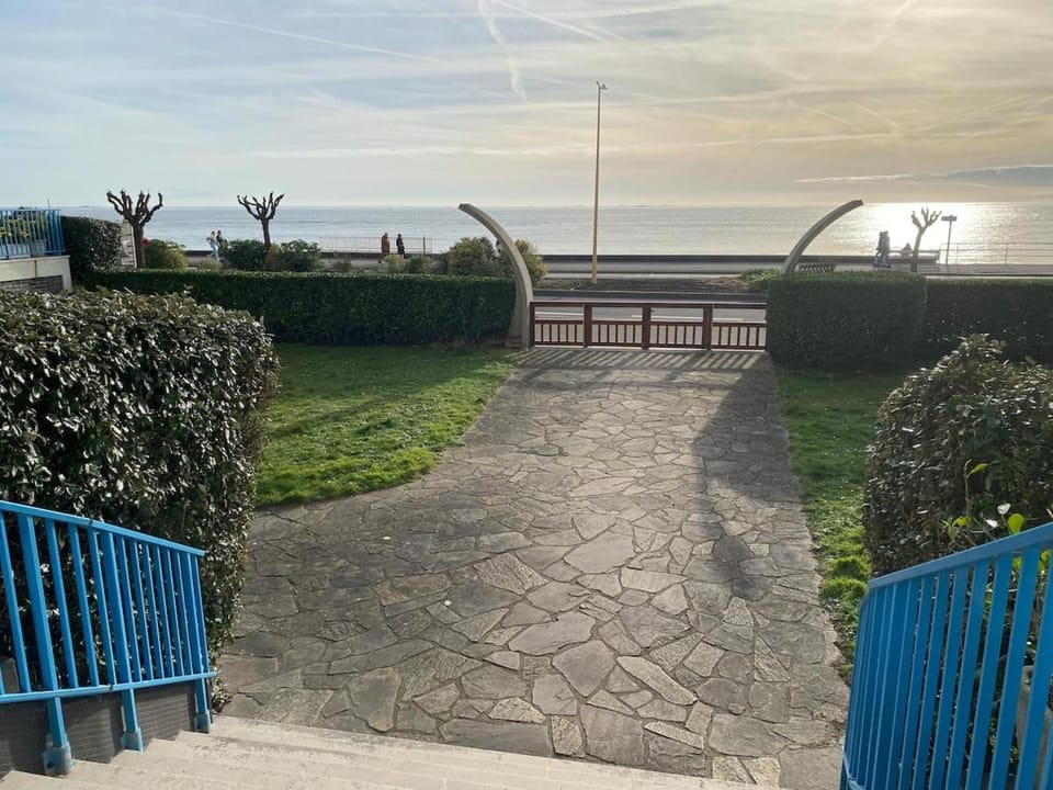Vue mer, cœur de La Baule, T2 moderne tout à pied Apartment in La Baule-Escoublac