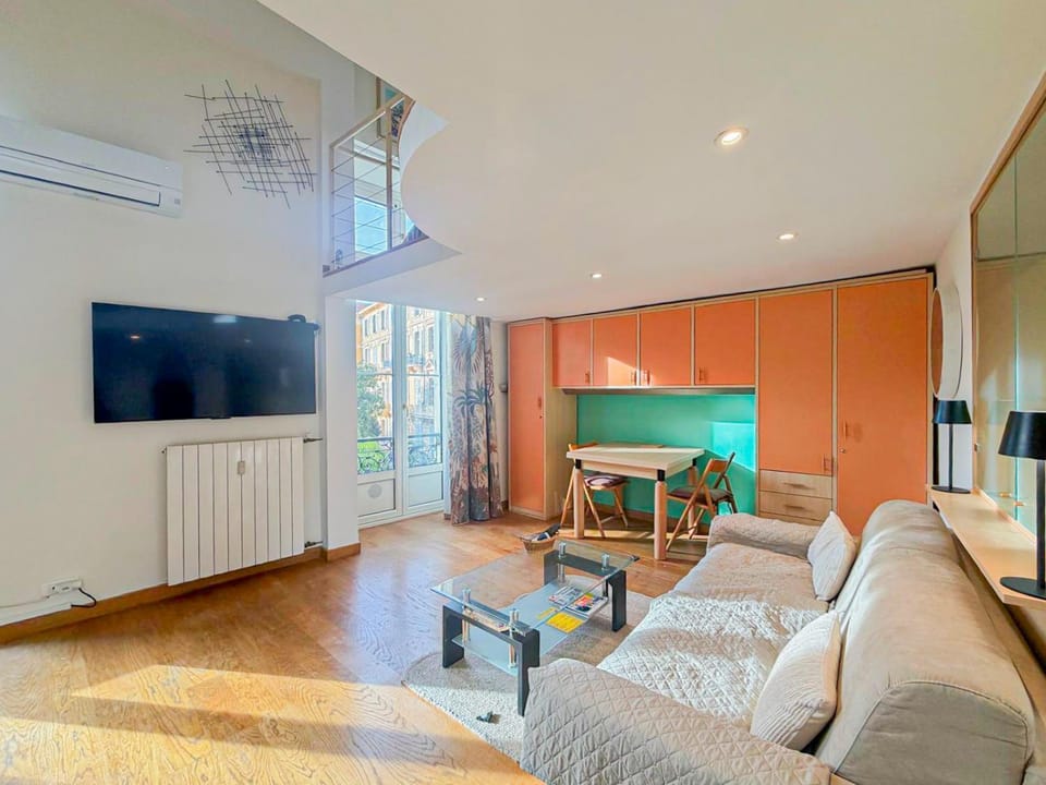 Place Grimaldi - Wifi, AC, 3pers Apartment in Nice