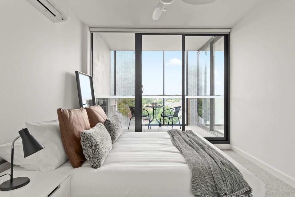 Central Oakleigh 2BR Apartment w Parking Apartment in City of Monash