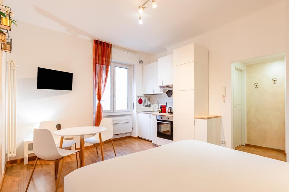 Insubria's Nest - Cozy studio Apartment in Milan
