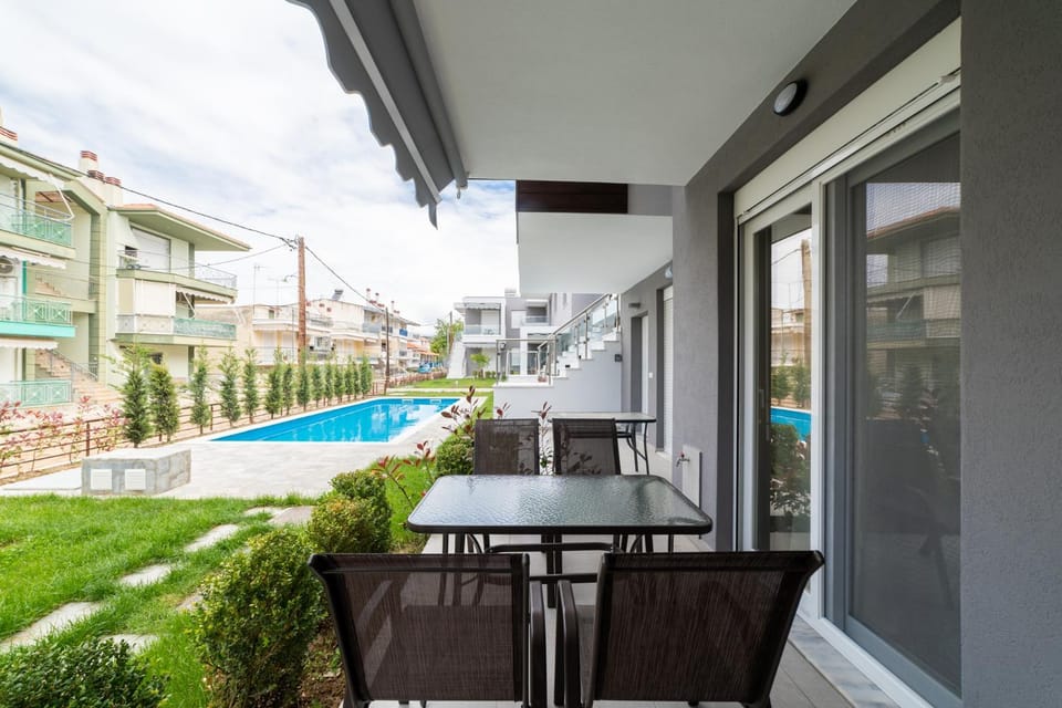 Balcony/Terrace, Pool view
